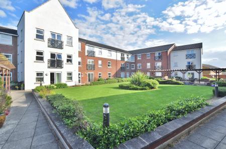 1 bedroom Flat to let in Walsworth Road, Hitchin, SG4
