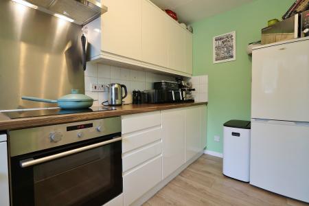 2 bedroom Flat for sale in Redoubt Close, Hitchin