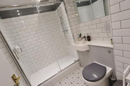 2 bedroom Flat for sale in Redoubt Close, Hitchin