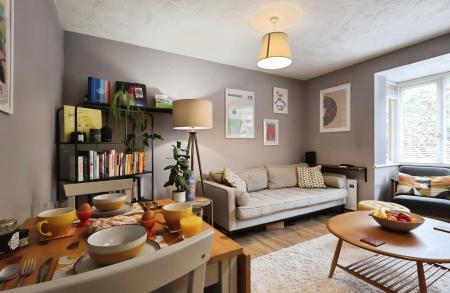 2 bedroom Flat for sale in Redoubt Close, Hitchin