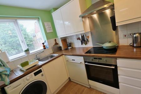 2 bedroom Flat for sale in Redoubt Close, Hitchin