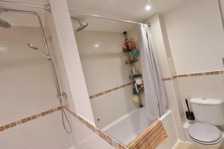2 bedroom Flat for sale in Peppermint Road, Hitchin