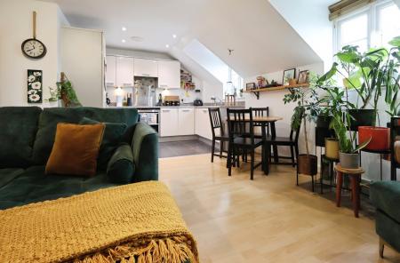 2 bedroom Flat for sale in Peppermint Road, Hitchin
