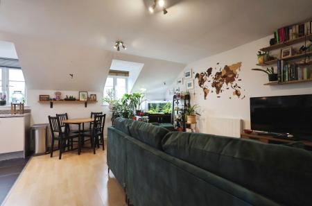 2 bedroom Flat for sale in Peppermint Road, Hitchin