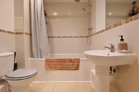 2 bedroom Flat for sale in Peppermint Road, Hitchin