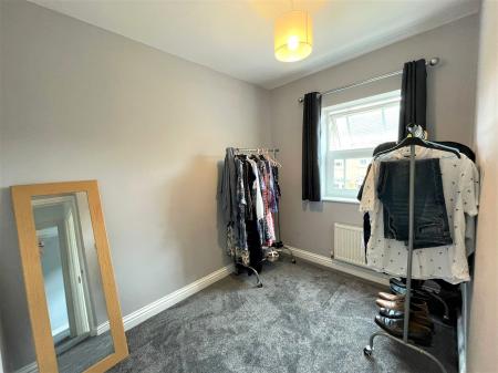 4 bedroom Semi-detached house for sale in Weavers Orchard, Arlesey