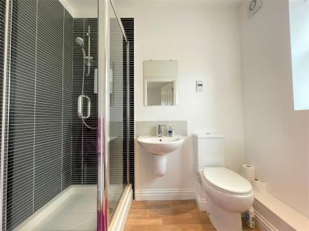 4 bedroom Semi-detached house for sale in Weavers Orchard, Arlesey