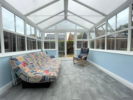4 bedroom Semi-detached house for sale in Weavers Orchard, Arlesey