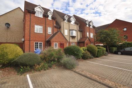 St Francis Court, Shefford