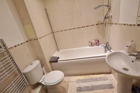 2 bedroom Flat for sale in Peppermint Road, Hitchin