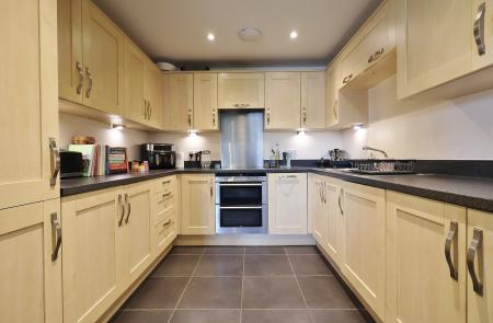 2 bedroom Flat for sale in Peppermint Road, Hitchin