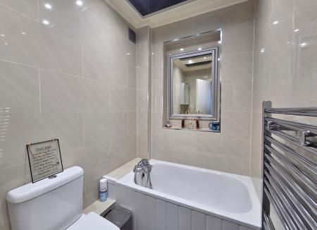 4 bedroom Semi-detached house for sale in Mildred Avenue, Northolt