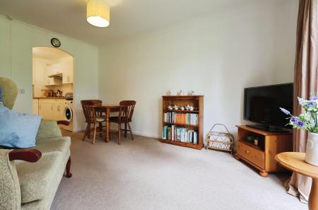 1 bedroom Flat for sale in Regal Court, Bancroft, Hitchin