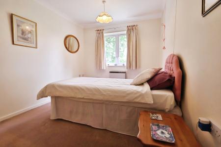 1 bedroom Flat for sale in Regal Court, Bancroft, Hitchin