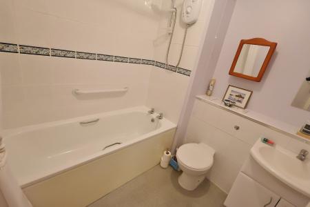 1 bedroom Flat for sale in Regal Court, Bancroft, Hitchin