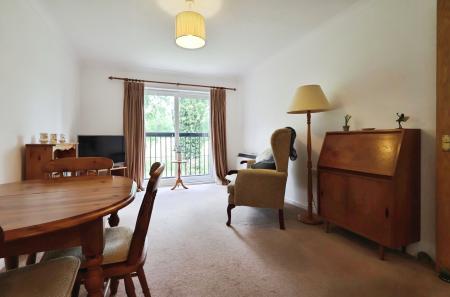 1 bedroom Flat for sale in Regal Court, Bancroft, Hitchin