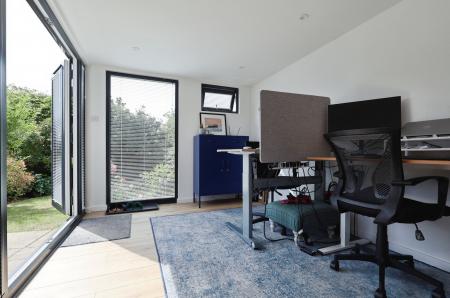 3 bedroom Semi-detached house for sale in Grovelands Avenue, Hitchin