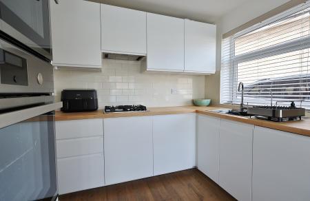 3 bedroom Semi-detached house for sale in Grovelands Avenue, Hitchin