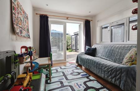 3 bedroom Semi-detached house for sale in Grovelands Avenue, Hitchin