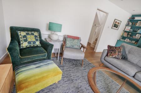 3 bedroom Semi-detached house for sale in Grovelands Avenue, Hitchin