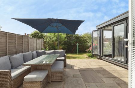 3 bedroom Semi-detached house for sale in Grovelands Avenue, Hitchin