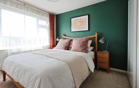 3 bedroom Semi-detached house for sale in Grovelands Avenue, Hitchin