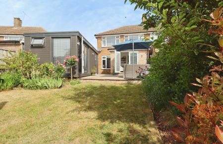3 bedroom Semi-detached house for sale in Grovelands Avenue, Hitchin