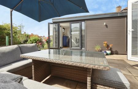 3 bedroom Semi-detached house for sale in Grovelands Avenue, Hitchin
