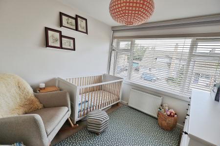 3 bedroom Semi-detached house for sale in Grovelands Avenue, Hitchin