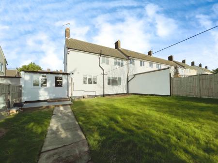 3 bedroom Semi-detached house to let in Girdle Road, Hitchin, SG4