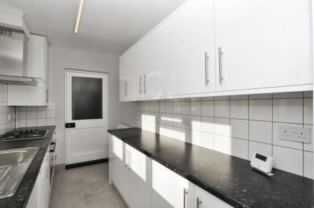 3 bedroom Semi-detached house to let in Girdle Road, Hitchin, SG4