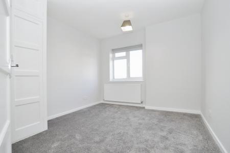 3 bedroom Semi-detached house to let in Girdle Road, Hitchin, SG4