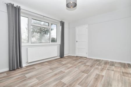3 bedroom Semi-detached house to let in Girdle Road, Hitchin, SG4