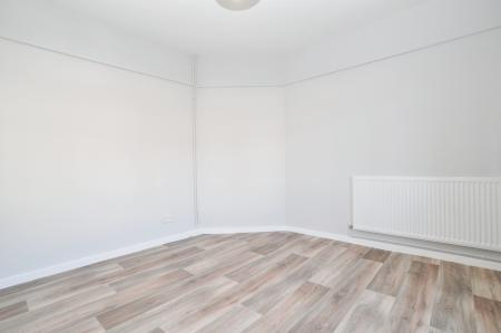 3 bedroom Semi-detached house to let in Girdle Road, Hitchin, SG4
