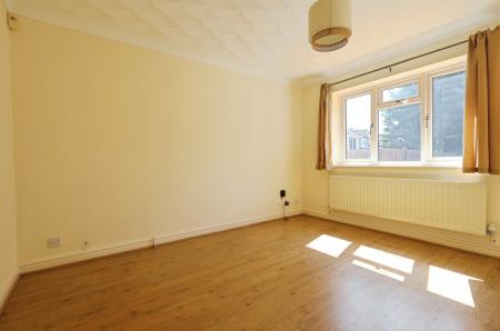 3 bedroom Semi-detached house for sale in Tameton Close, Luton