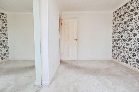3 bedroom Semi-detached house for sale in Tameton Close, Luton