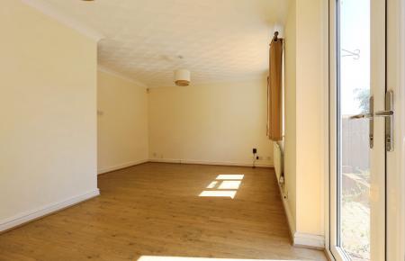 3 bedroom Semi-detached house for sale in Tameton Close, Luton
