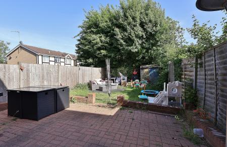 3 bedroom Semi-detached house for sale in Tameton Close, Luton