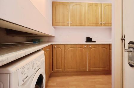 3 bedroom Semi-detached house for sale in Tameton Close, Luton