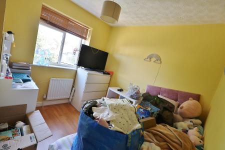 3 bedroom Semi-detached house for sale in Tameton Close, Luton
