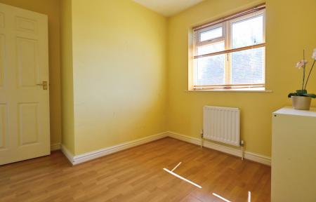 3 bedroom Semi-detached house for sale in Tameton Close, Luton