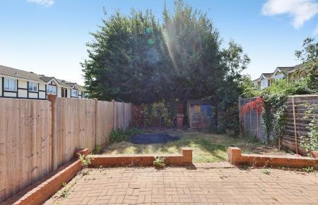 3 bedroom Semi-detached house for sale in Tameton Close, Luton