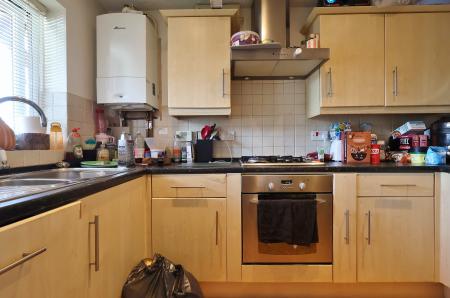 3 bedroom Semi-detached house for sale in Tameton Close, Luton