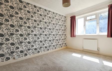 3 bedroom Semi-detached house for sale in Tameton Close, Luton
