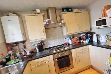 3 bedroom Semi-detached house for sale in Tameton Close, Luton