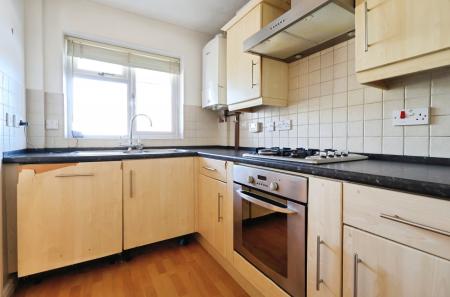 3 bedroom Semi-detached house for sale in Tameton Close, Luton