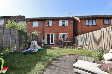 3 bedroom Semi-detached house for sale in Tameton Close, Luton