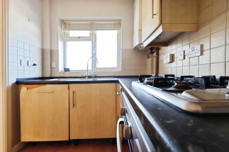 3 bedroom Semi-detached house for sale in Tameton Close, Luton