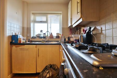 3 bedroom Semi-detached house for sale in Tameton Close, Luton