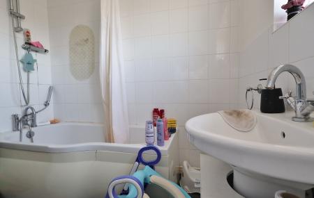 3 bedroom Semi-detached house for sale in Tameton Close, Luton